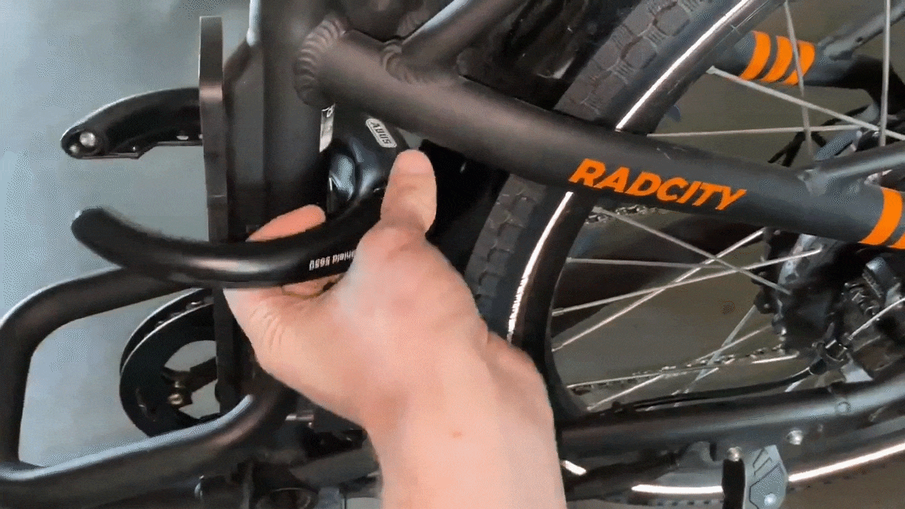 RCST pass lock over seat tube.gif