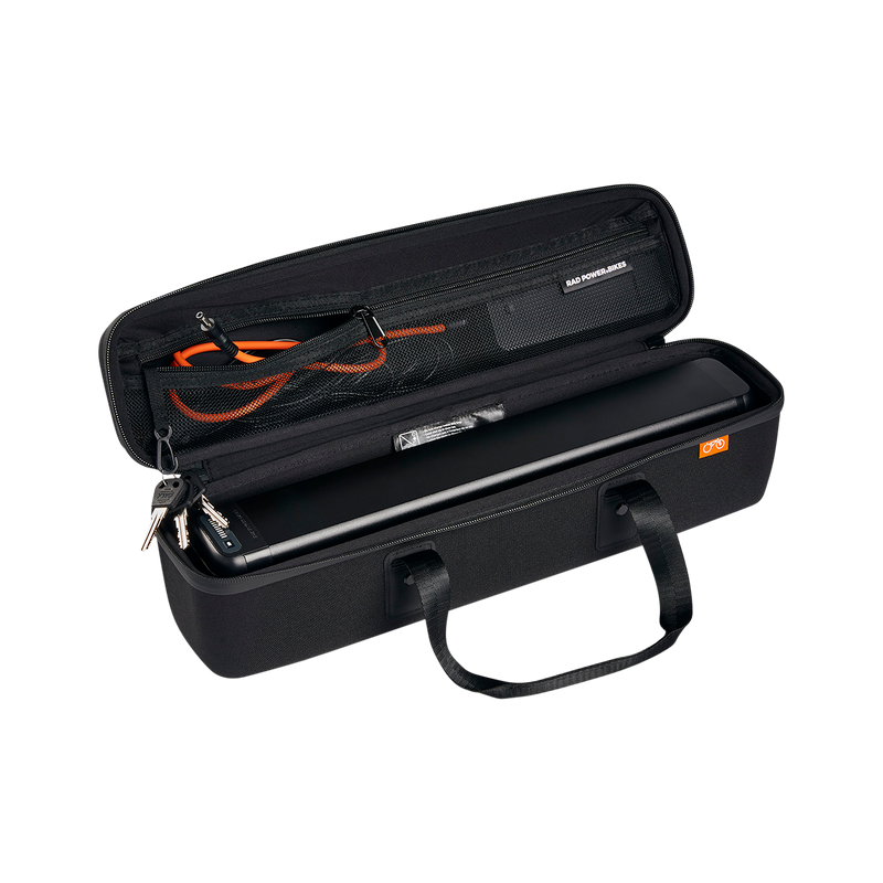 Battery travel case open